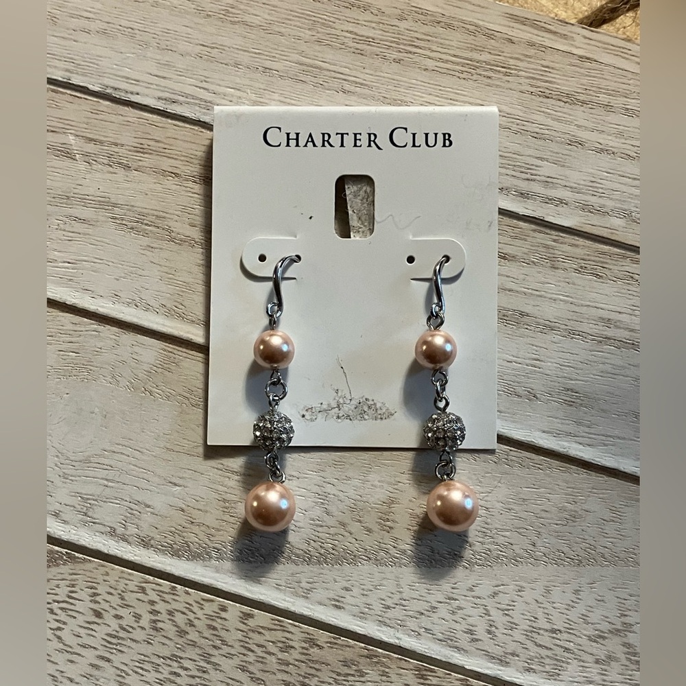 🌸 Pearl And Crystal Earrings - Picture 5 of 5